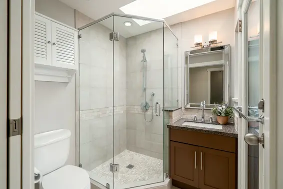 939 Calverhall Street, North Vancouver For Sale - image 12