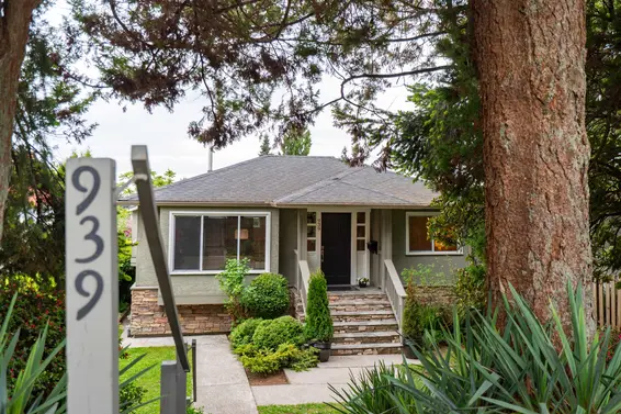 939 Calverhall Street, North Vancouver For Sale - image 2