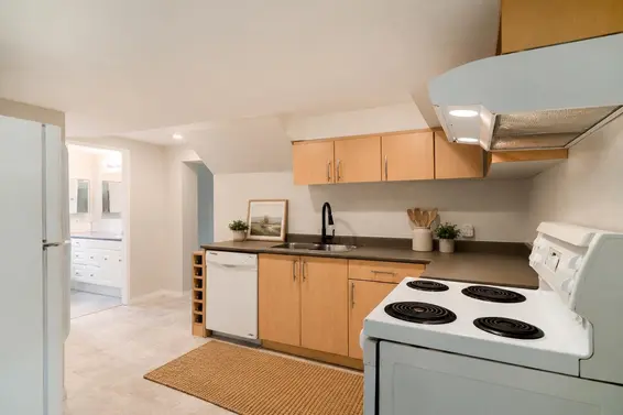 939 Calverhall Street, North Vancouver For Sale - image 27