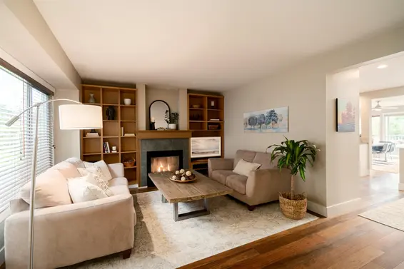 939 Calverhall Street, North Vancouver For Sale - image 4