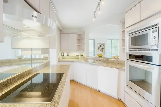 4D 338 Taylor Way, West Vancouver For Sale - image 7