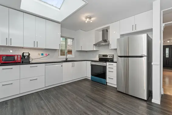 828 Nicolum Court, North Vancouver For Sale - image 11