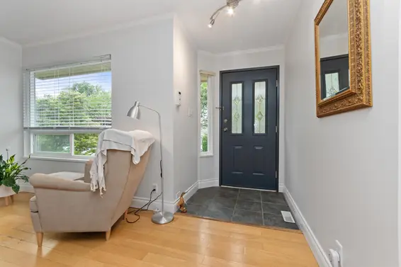 828 Nicolum Court, North Vancouver For Sale - image 3