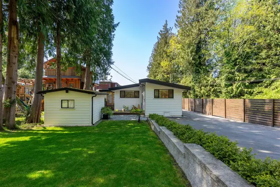 27 Brunswick Beach Road, West Vancouver For Sale - image 2