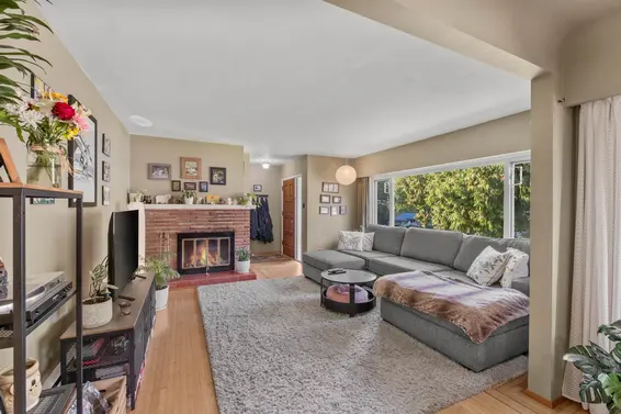 551 East Osborne Road, North Vancouver For Sale - image 6