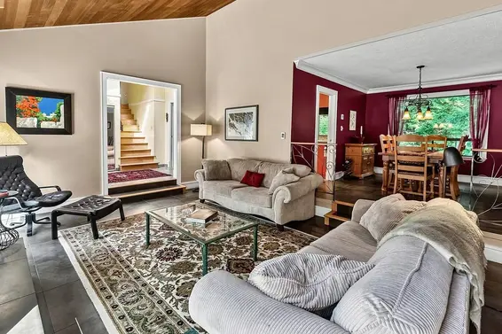 8568 Bedora Place, West Vancouver For Sale - image 3