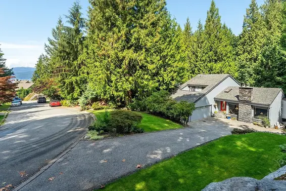 8568 Bedora Place, West Vancouver For Sale - image 38