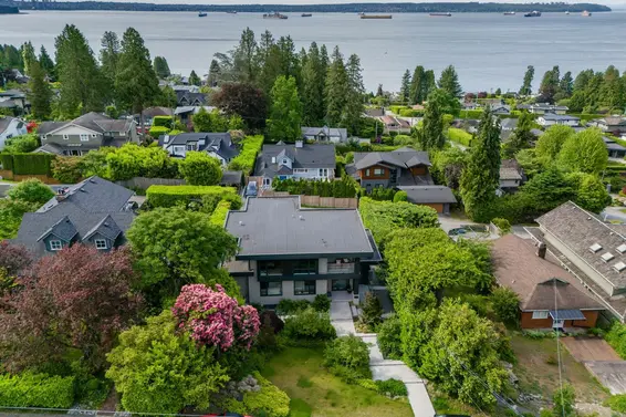 2678 Mathers Avenue, West Vancouver For Sale - image 40
