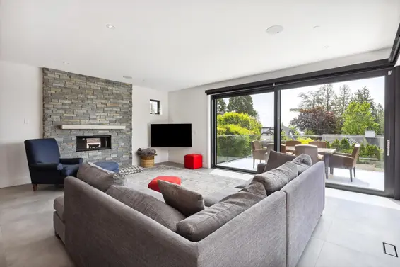 2678 Mathers Avenue, West Vancouver For Sale - image 8
