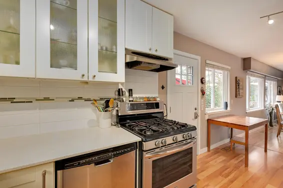 1263 Cloverley Street, North Vancouver For Sale - image 11