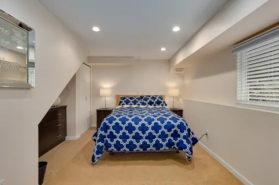 1263 Cloverley Street, North Vancouver For Sale - image 22