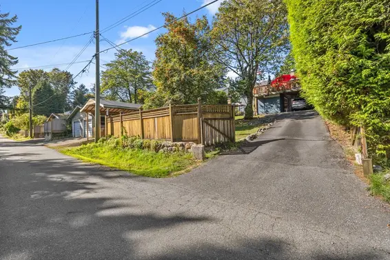 1263 Cloverley Street, North Vancouver For Sale - image 39