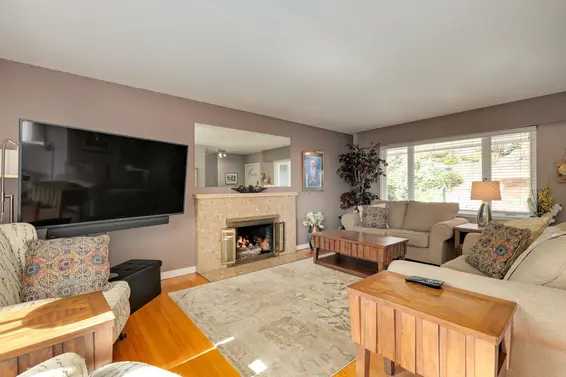 1263 Cloverley Street, North Vancouver For Sale - image 4