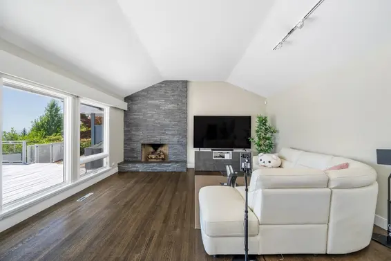 4111 Burkehill Road, West Vancouver For Sale - image 6