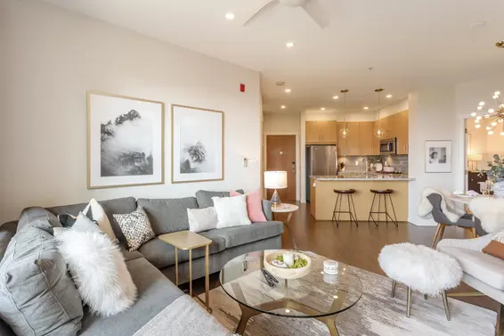 526 119 West 22nd Street, North Vancouver For Sale - image 3