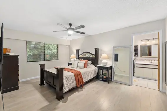 1184 Riverside Drive, North Vancouver For Sale - image 19