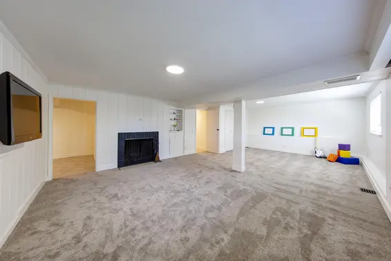 1243 Cloverley Street, North Vancouver For Sale - image 24