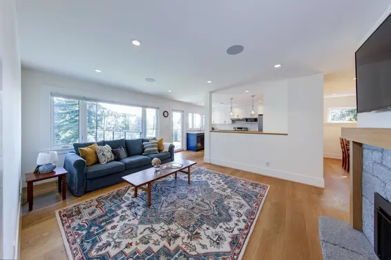 1243 Cloverley Street, North Vancouver For Sale - image 9