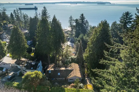 4028 Rose Crescent, West Vancouver For Sale - image 32