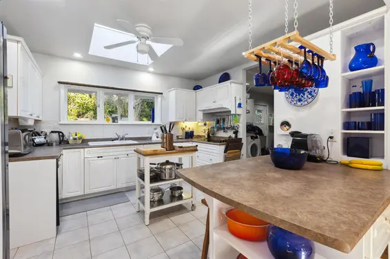 4028 Rose Crescent, West Vancouver For Sale - image 6