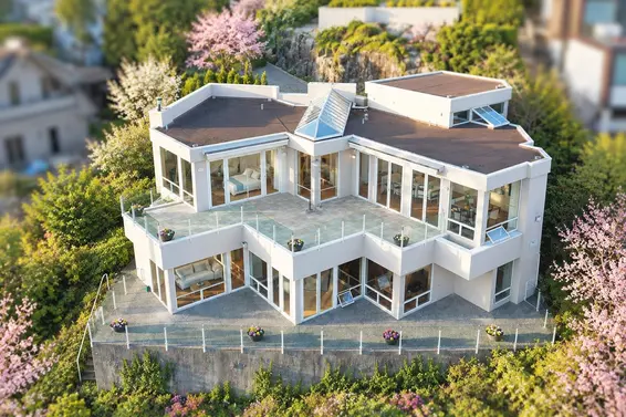 4180B Rose Crescent, West Vancouver