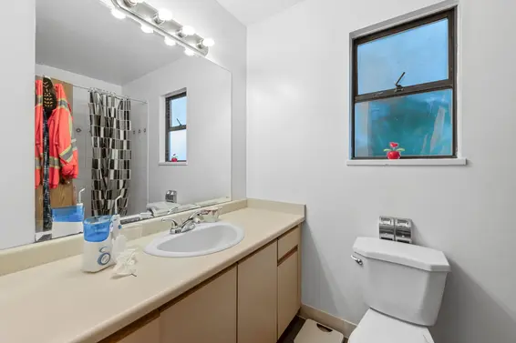 1777 Caledonia Avenue, North Vancouver For Sale - image 13