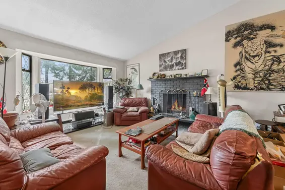 1777 Caledonia Avenue, North Vancouver For Sale - image 2