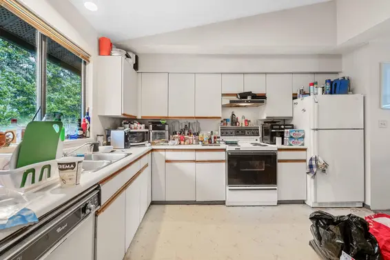 1777 Caledonia Avenue, North Vancouver For Sale - image 6