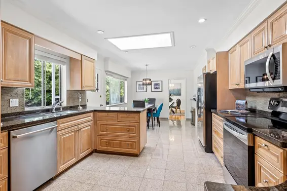 1211 Chartwell Drive, West Vancouver For Sale - image 10