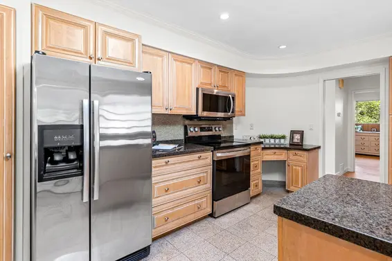 1211 Chartwell Drive, West Vancouver For Sale - image 9