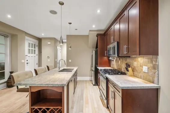 1620 St. Andrews Avenue, North Vancouver For Sale - image 11