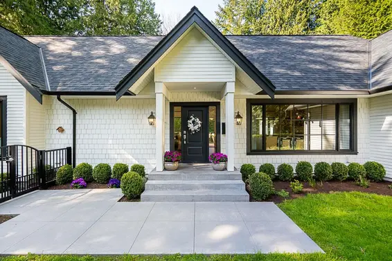 435 Macbeth Crescent, West Vancouver For Sale - image 2