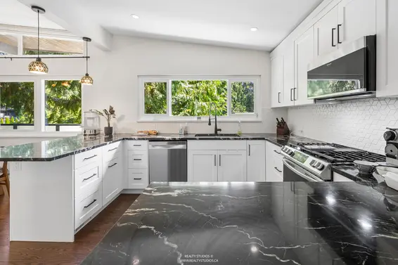 4651 Hoskins Road, North Vancouver For Sale - image 11