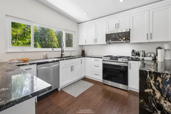 4651 Hoskins Road, North Vancouver For Sale - image 12