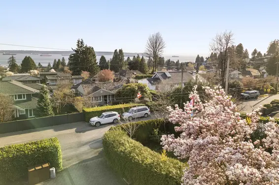 2441 Nelson Avenue, West Vancouver For Sale - image 3