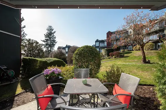 215 121 West 29th Street, North Vancouver