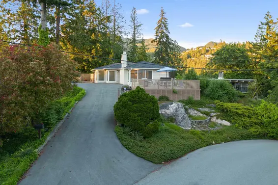 5485 Greenleaf Road, West Vancouver