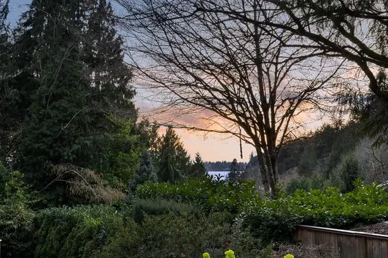 5735 Bluebell Drive, West Vancouver For Sale - image 39