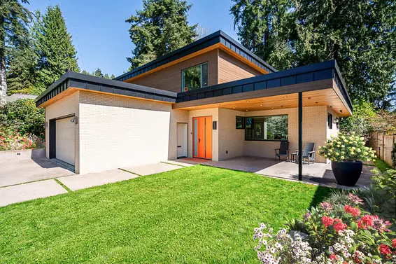 670 St. Ives Crescent, North Vancouver For Sale - image 2