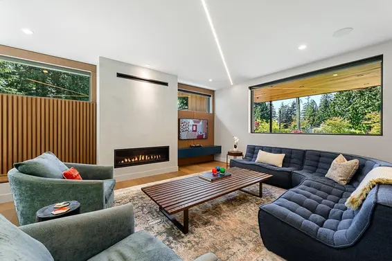670 St. Ives Crescent, North Vancouver For Sale - image 5