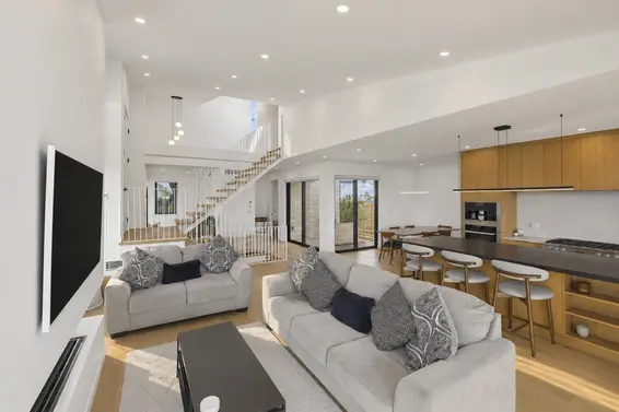 366 West 25th Street, North Vancouver For Sale - image 7