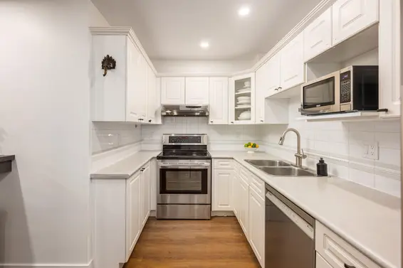 208 128 West 8th Street, North Vancouver For Sale - image 4