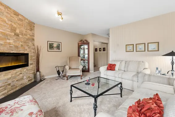 4306 Naughton Avenue, North Vancouver For Sale - image 6