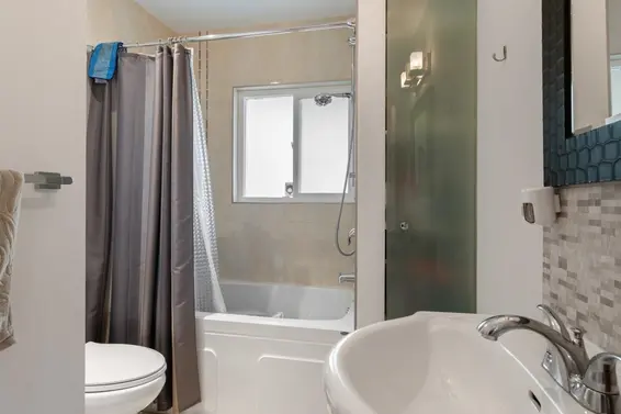 744 Kilkeel Place, North Vancouver For Sale - image 15