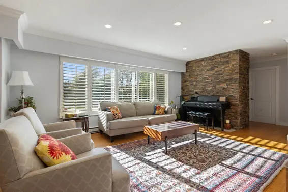 744 Kilkeel Place, North Vancouver For Sale - image 4