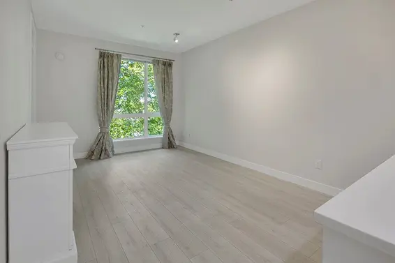 404 733 West 3rd Street, North Vancouver For Sale - image 3