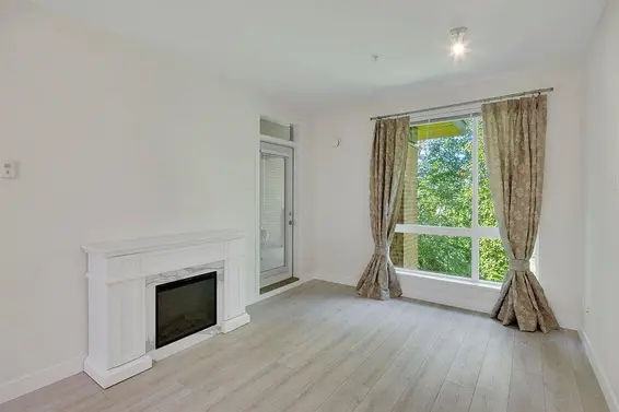404 733 West 3rd Street, North Vancouver For Sale - image 4