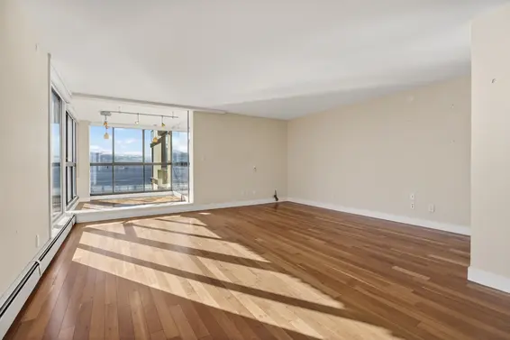 203 2090 Argyle Avenue, West Vancouver For Sale - image 10