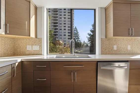 203 2090 Argyle Avenue, West Vancouver For Sale - image 16