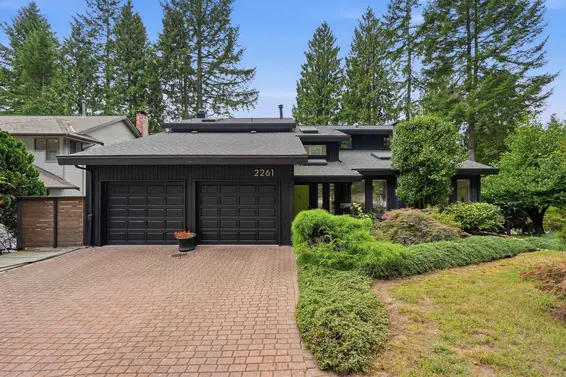 2261 Hill Drive, North Vancouver